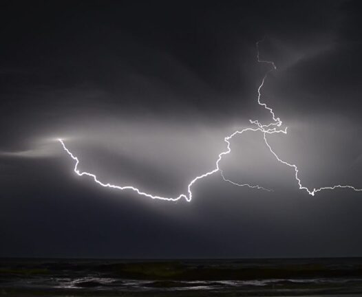 thunderbolt, lightning, weather-1905603.jpg